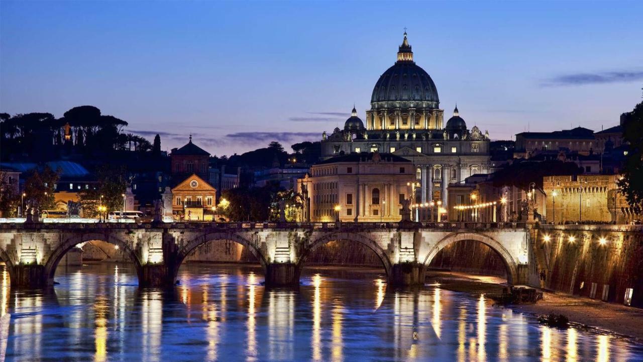 Romenjoy Colosseo Bagian luar foto