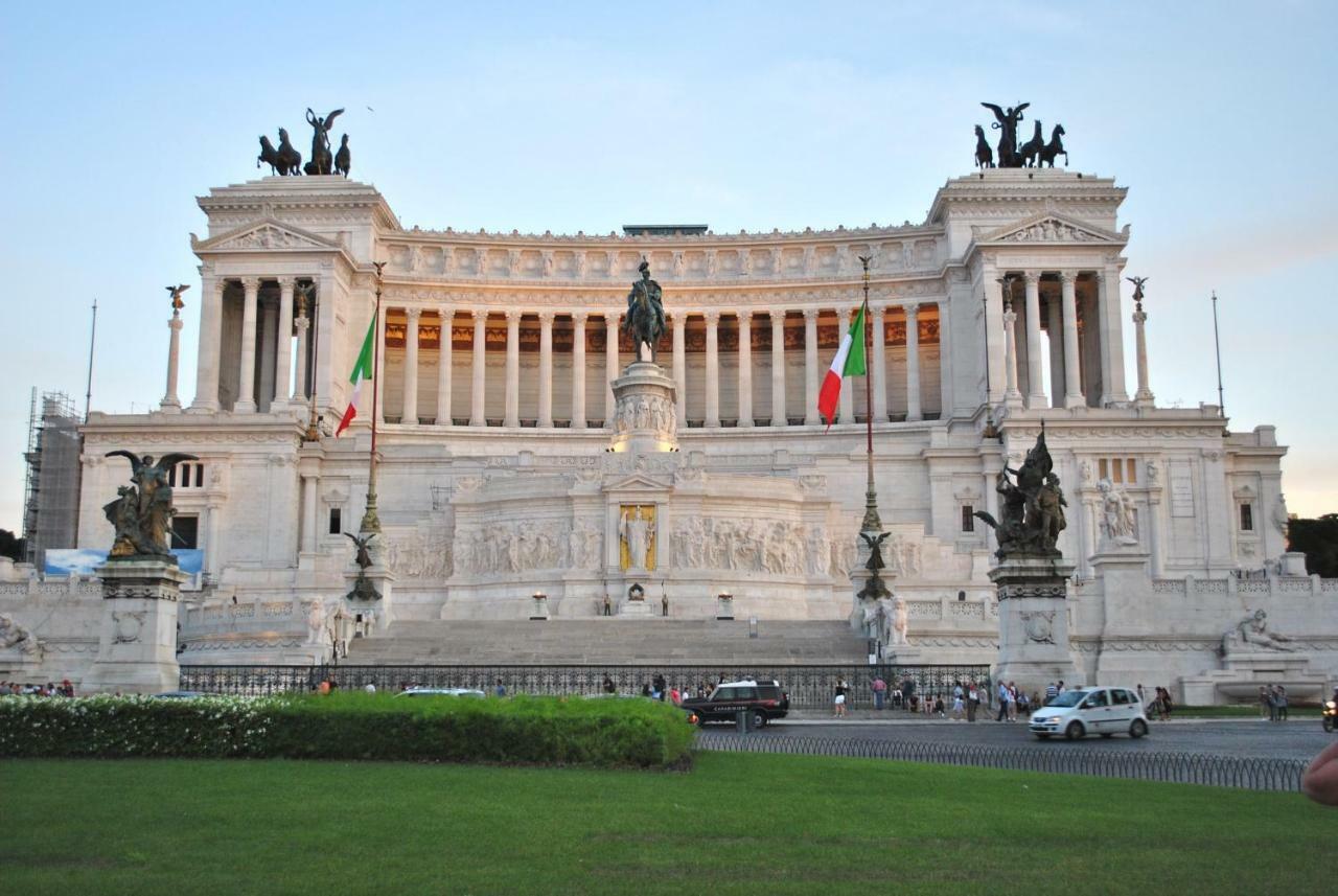 Romenjoy Colosseo Bagian luar foto