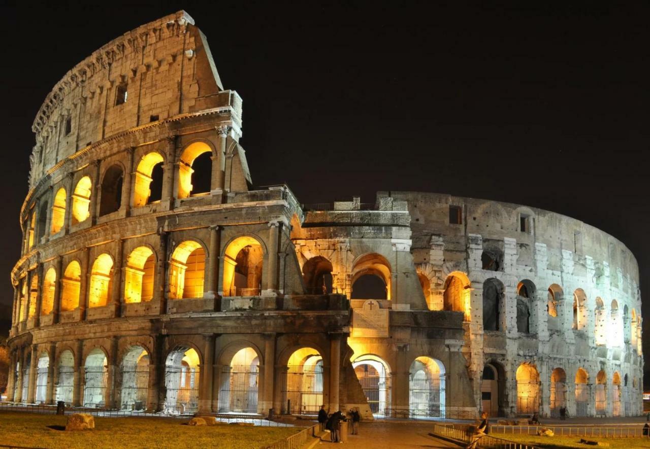Romenjoy Colosseo Bagian luar foto